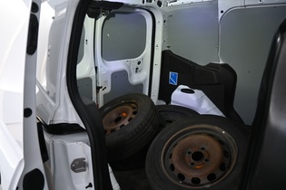 Ford Transit Courier vaihtoauto