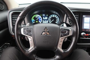 Mitsubishi Outlander PHEV vaihtoauto