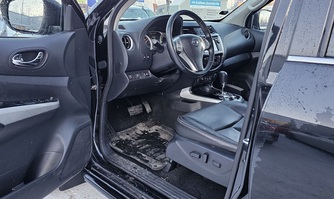 Nissan Navara vaihtoauto