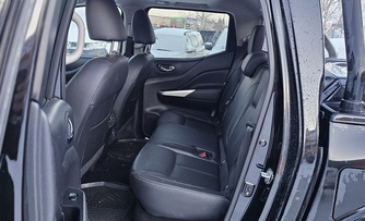 Nissan Navara vaihtoauto