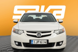 Honda Accord vaihtoauto