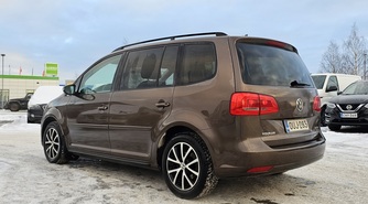 Volkswagen Touran vaihtoauto