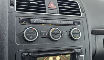 Volkswagen Touran vaihtoauto