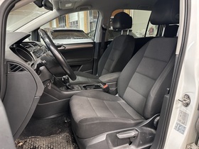 Volkswagen Touran vaihtoauto