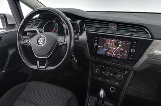 Volkswagen Touran vaihtoauto