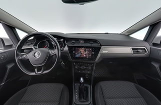 Volkswagen Touran vaihtoauto