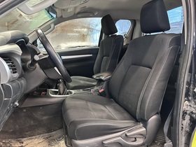 Toyota Hilux vaihtoauto