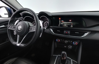 Alfa Romeo Stelvio vaihtoauto