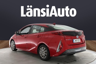 Toyota Prius Plug-in vaihtoauto