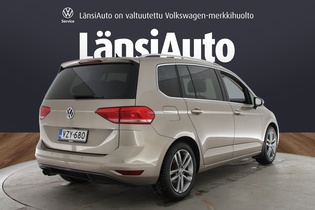 Volkswagen Touran vaihtoauto