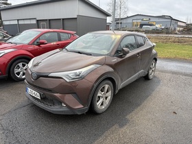 Toyota C-HR vaihtoauto