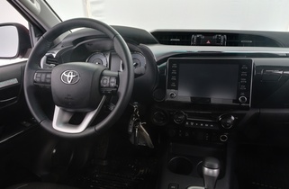 Toyota Hilux vaihtoauto