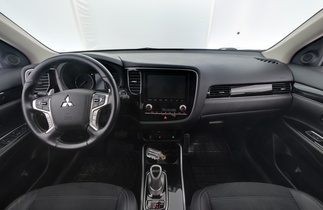 Mitsubishi Outlander PHEV vaihtoauto