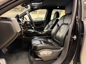 Porsche Cayenne vaihtoauto