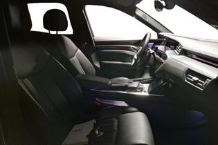 Audi Q8 e-tron vaihtoauto