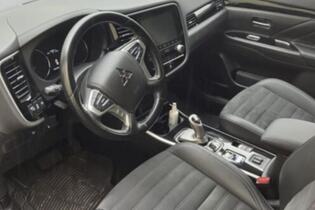 Mitsubishi Outlander PHEV vaihtoauto