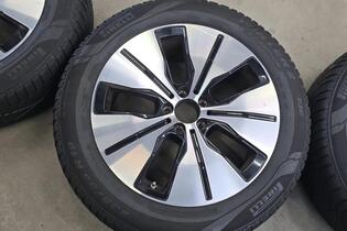 Mercedes-Benz EQC vaihtoauto