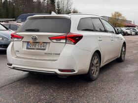 Toyota Auris vaihtoauto