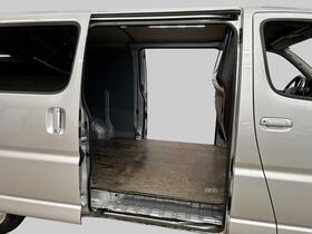 Toyota Hiace vaihtoauto