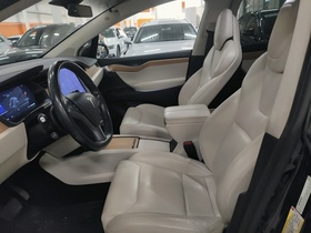 Tesla Model X vaihtoauto