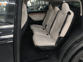 Tesla Model X vaihtoauto