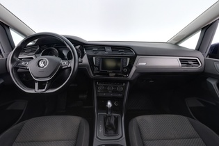 Volkswagen Touran vaihtoauto