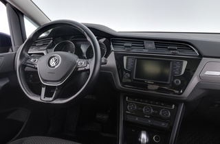 Volkswagen Touran vaihtoauto