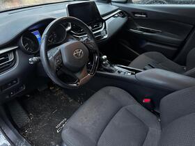 Toyota C-HR vaihtoauto