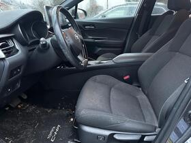 Toyota C-HR vaihtoauto