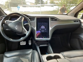 Tesla Model X vaihtoauto