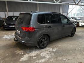 Volkswagen Touran vaihtoauto