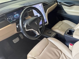 Tesla Model X vaihtoauto