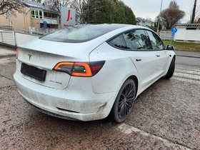 Tesla Model 3 vaihtoauto