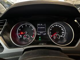 Volkswagen Touran vaihtoauto