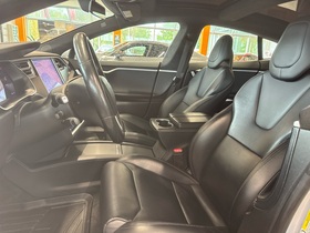 Tesla Model S vaihtoauto