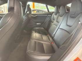 Tesla Model S vaihtoauto