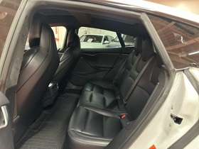 Tesla Model S vaihtoauto