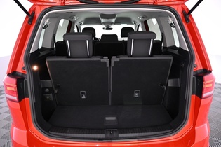 Volkswagen Touran vaihtoauto