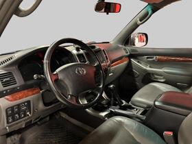 Toyota Land Cruiser vaihtoauto