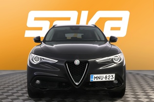 Alfa Romeo Stelvio vaihtoauto