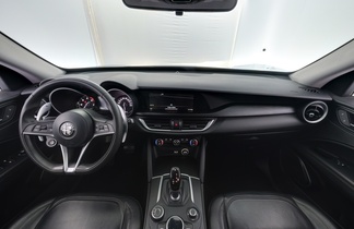 Alfa Romeo Stelvio vaihtoauto