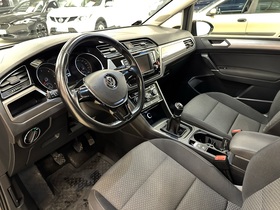 Volkswagen Touran vaihtoauto