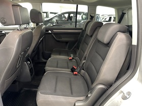 Volkswagen Touran vaihtoauto