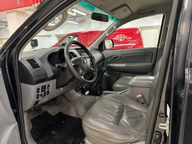 Toyota Hilux vaihtoauto