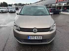 Volkswagen Touran vaihtoauto