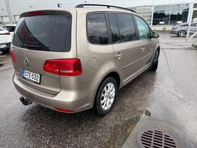 Volkswagen Touran vaihtoauto