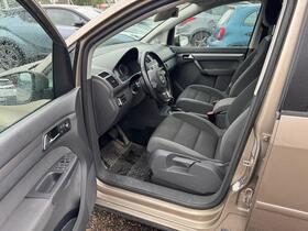 Volkswagen Touran vaihtoauto