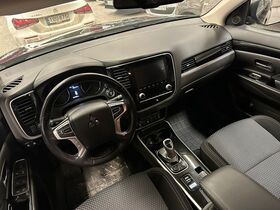 Mitsubishi Outlander PHEV vaihtoauto