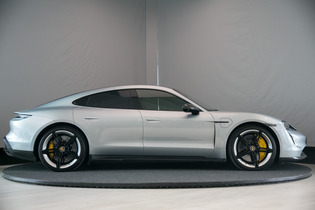 Porsche Taycan vaihtoauto