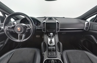 Porsche Cayenne vaihtoauto